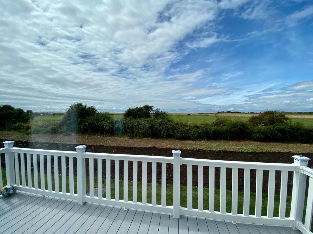 The Lodge Selsey Exteriér fotografie